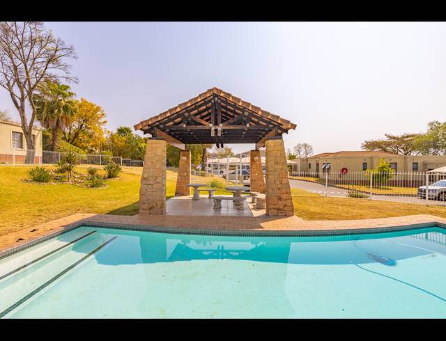 2 BEDROOM TOWNHOUSE FOR SALE IN BROADACRES